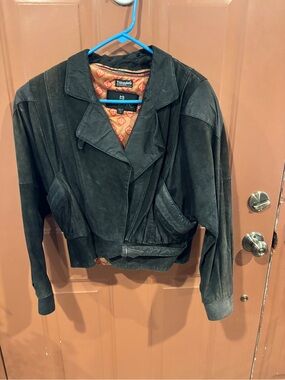 Berman’s Vintage Black Leather Crop Coat with Thinsulate Lining Size Medium